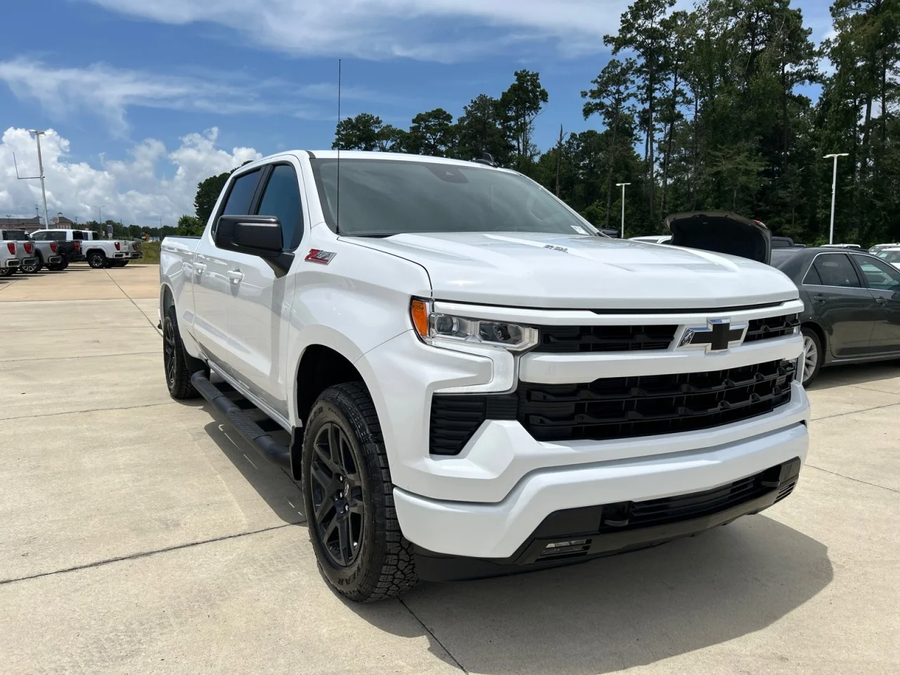 New 2026 Summit White Chevrolet RST image 2