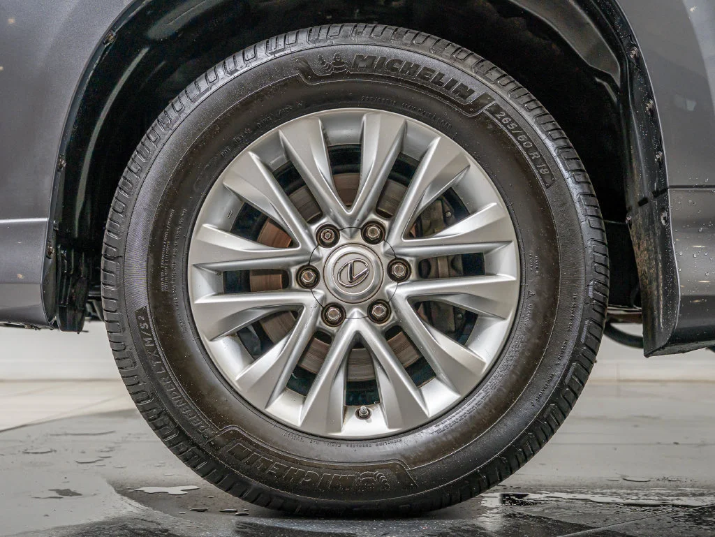 Used 2016 Gray Pearl Lexus 460 image 10