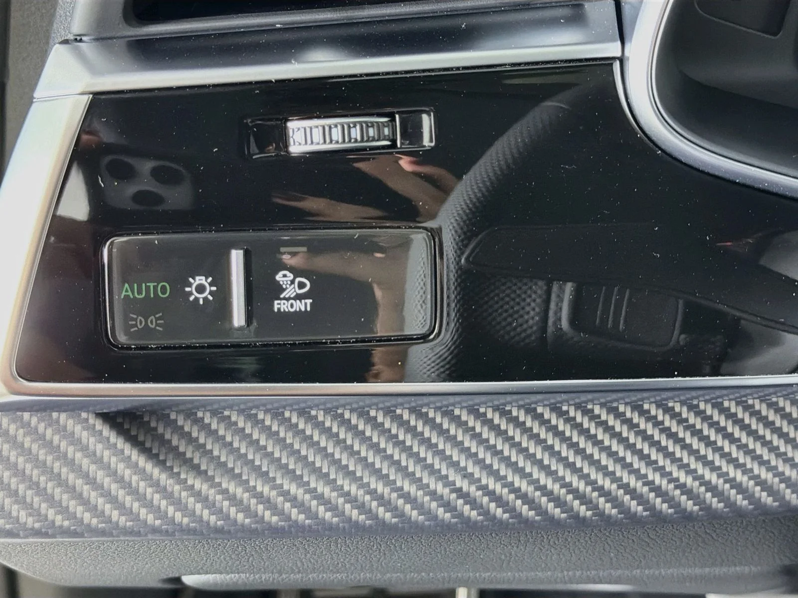 New 2026 Black Audi 4.0T Prestige image 10