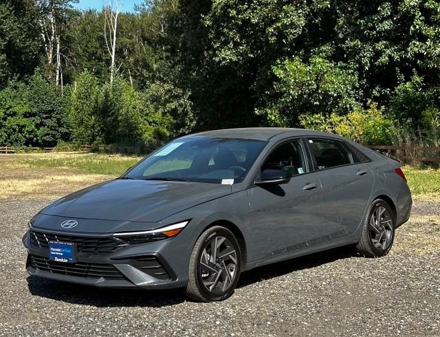 Certified Used 2025 Gray Hyundai SEL Sport image 4