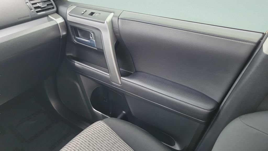Used 2022 Blue Toyota SR5 image 13