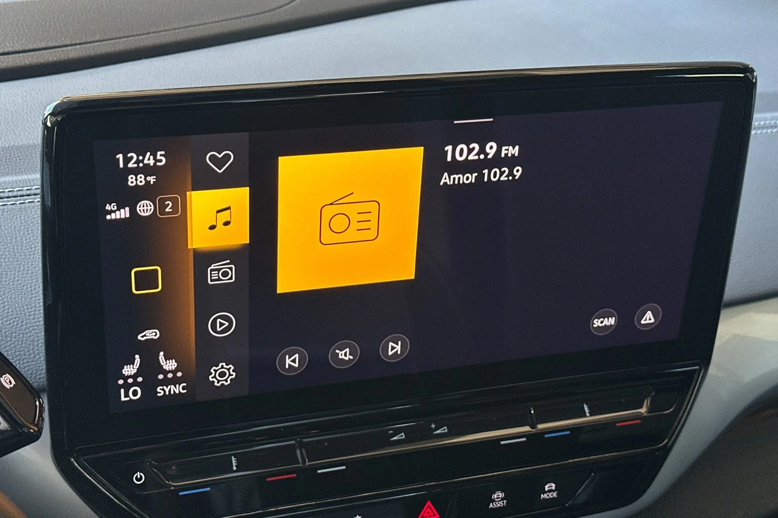 Used 2023 Gray Volkswagen S image 18
