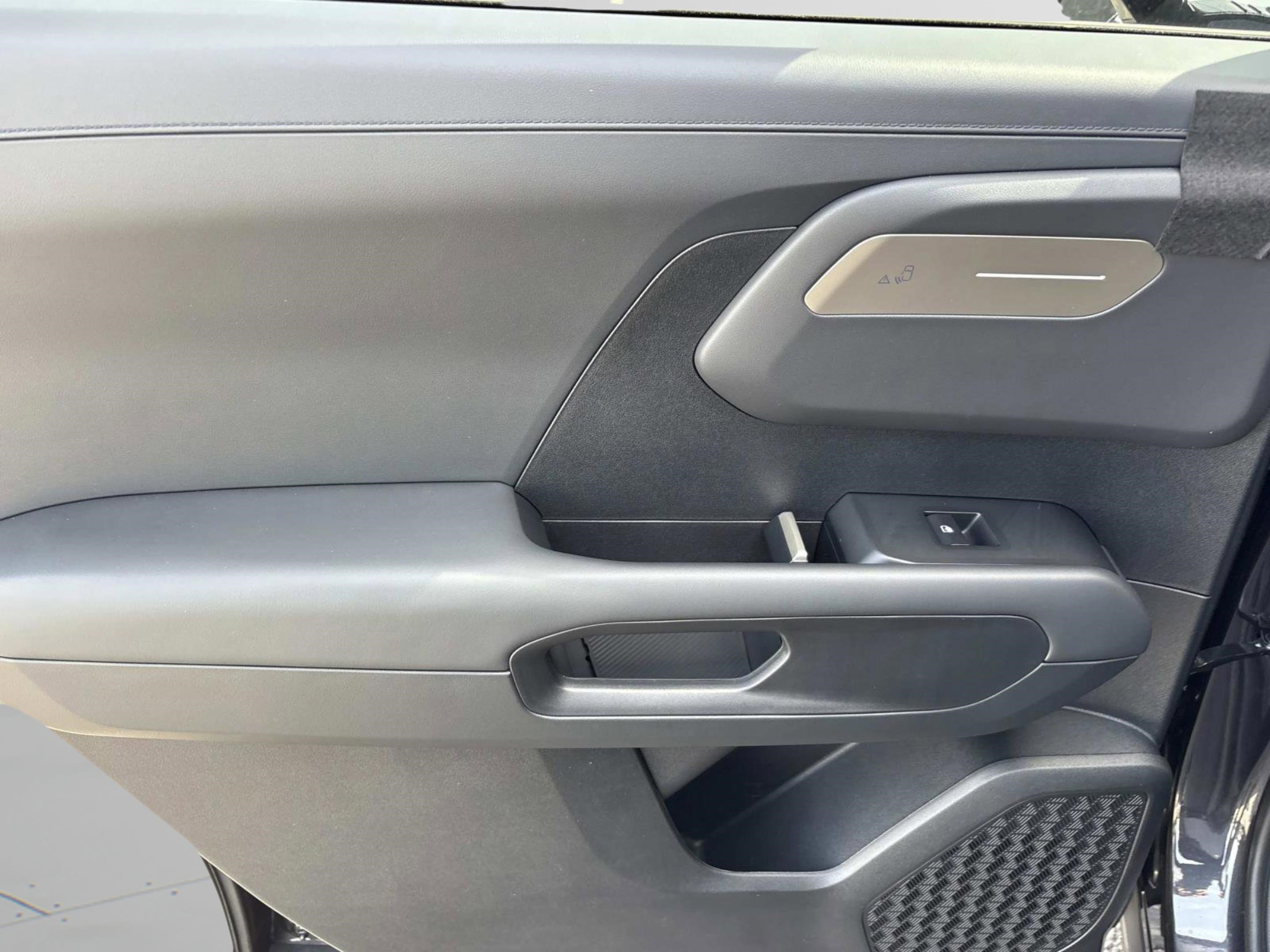 New 2027 Panthera Metal Kia LX image 18
