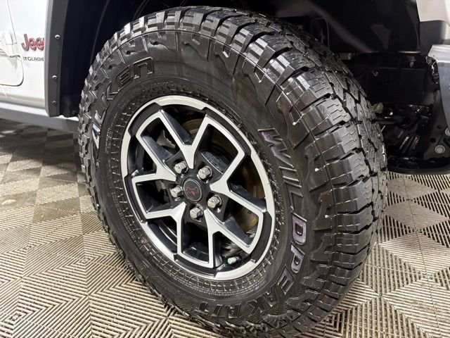 Certified Used 2024 White Jeep Rubicon image 10