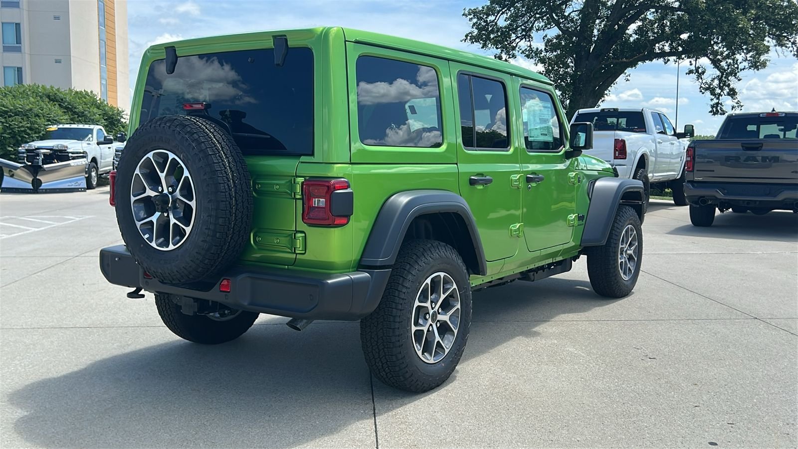 New 2026 Mojito Clear-Coat Exterior Paint Jeep Sport S image 4