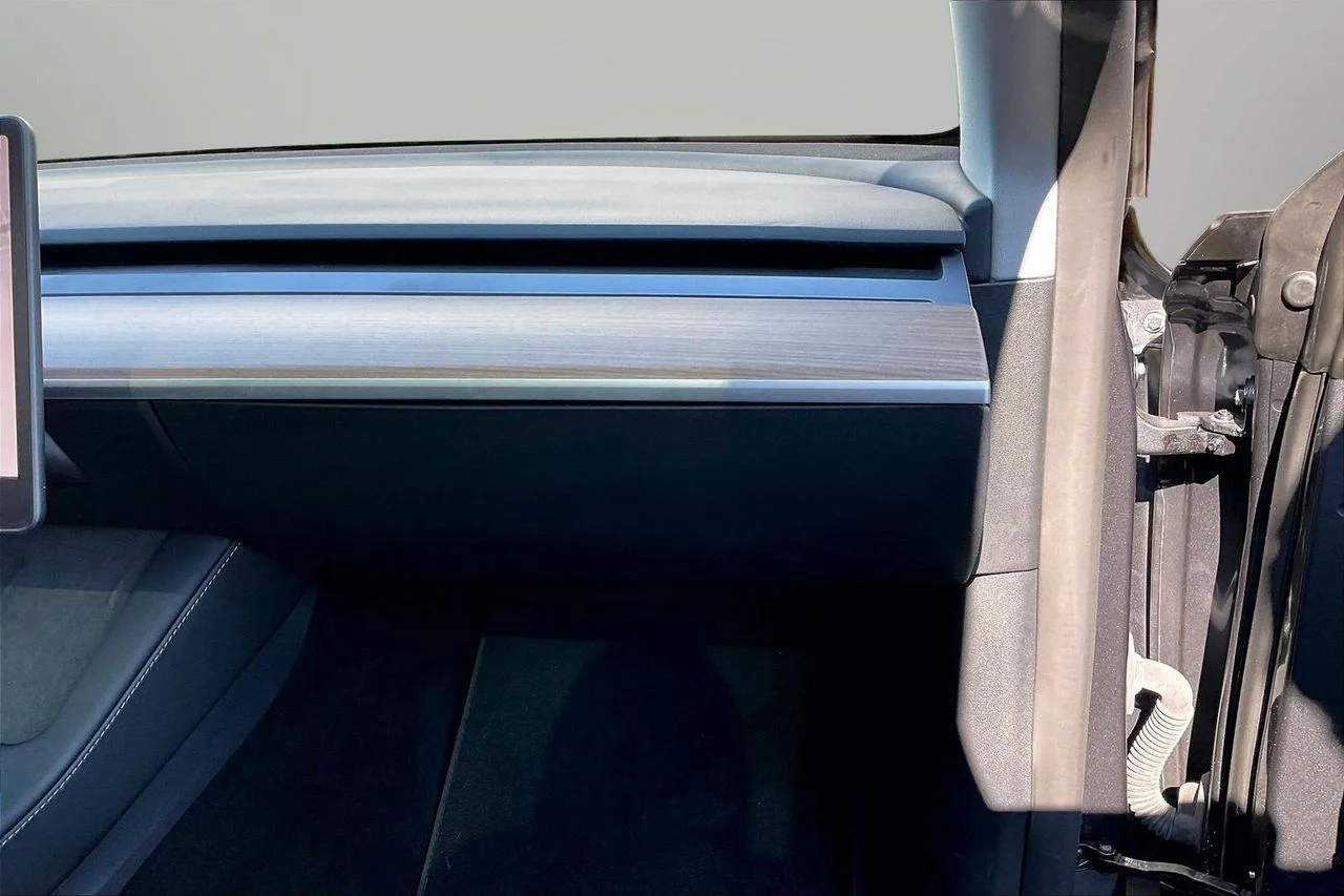 Used 2023  Tesla Long Range image 21
