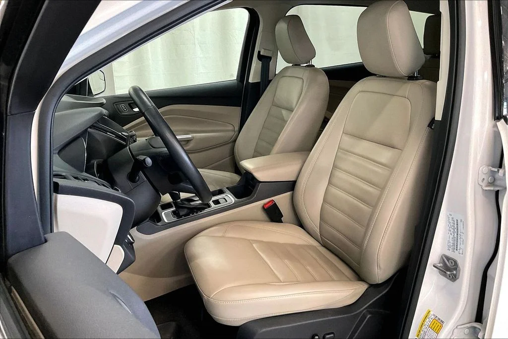 Used 2019 White Ford SEL image 24