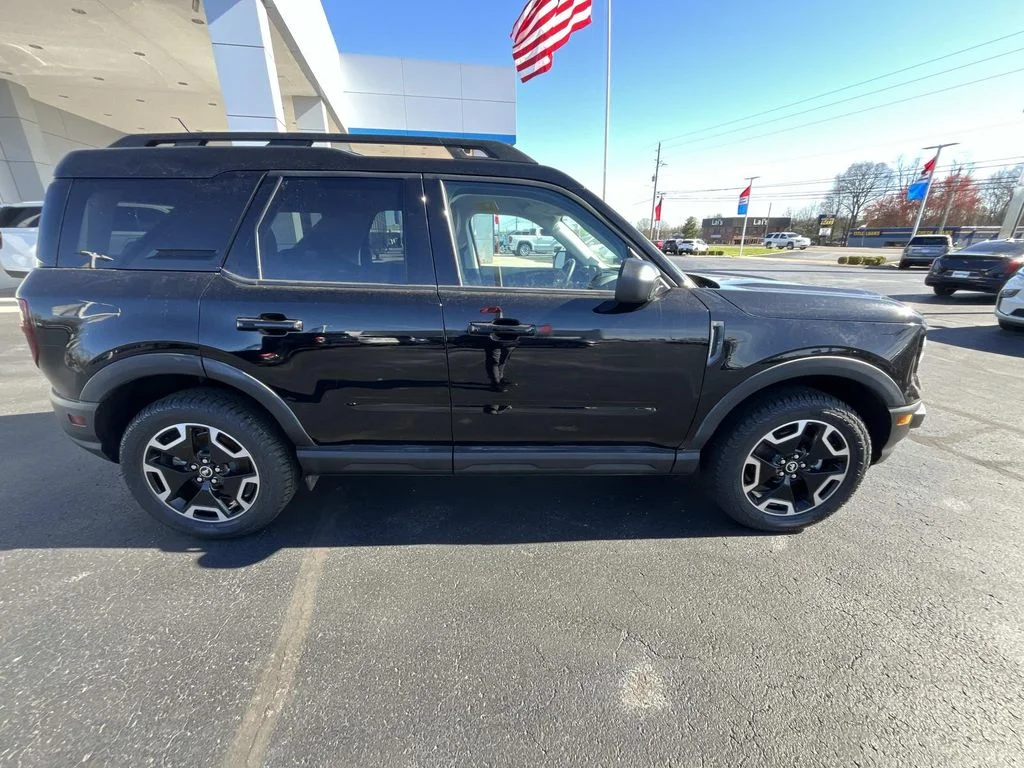 Used 2023 Shadow Black Ford Outer Banks image 8