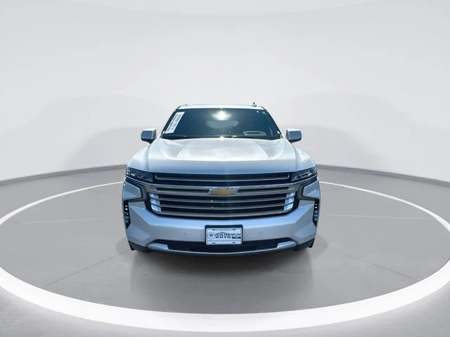Used 2024 White Chevrolet High Country image 3