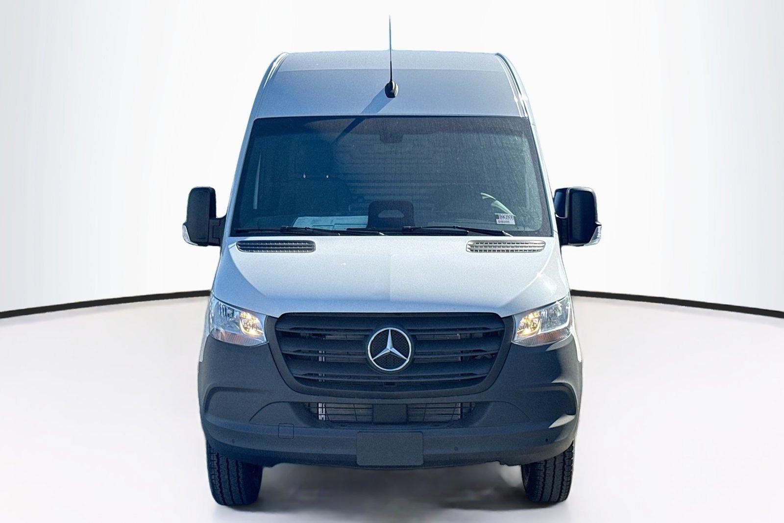 New 2026 Arctic White Mercedes-Benz  image 2