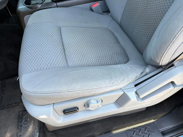 Used 2014 Blue Ford XLT image 18