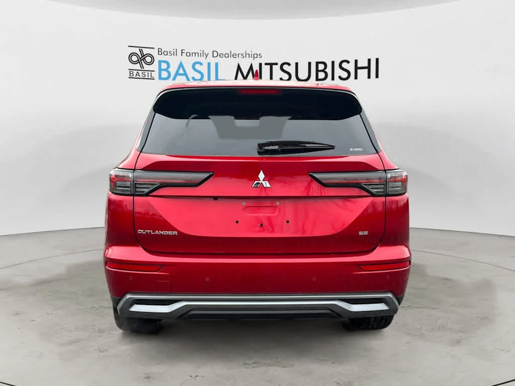 New 2026 Red Diamond Mitsubishi SE image 8