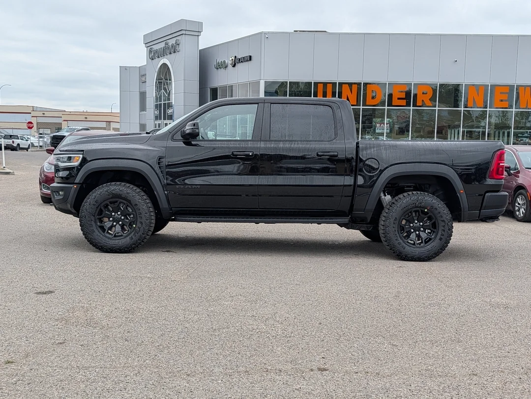 New 2026 Black RAM RHO - - 4x4 - 3.0L I6 HO Twin Turbo - Harman Kardon Sound - Head-Up Display & More! image 5