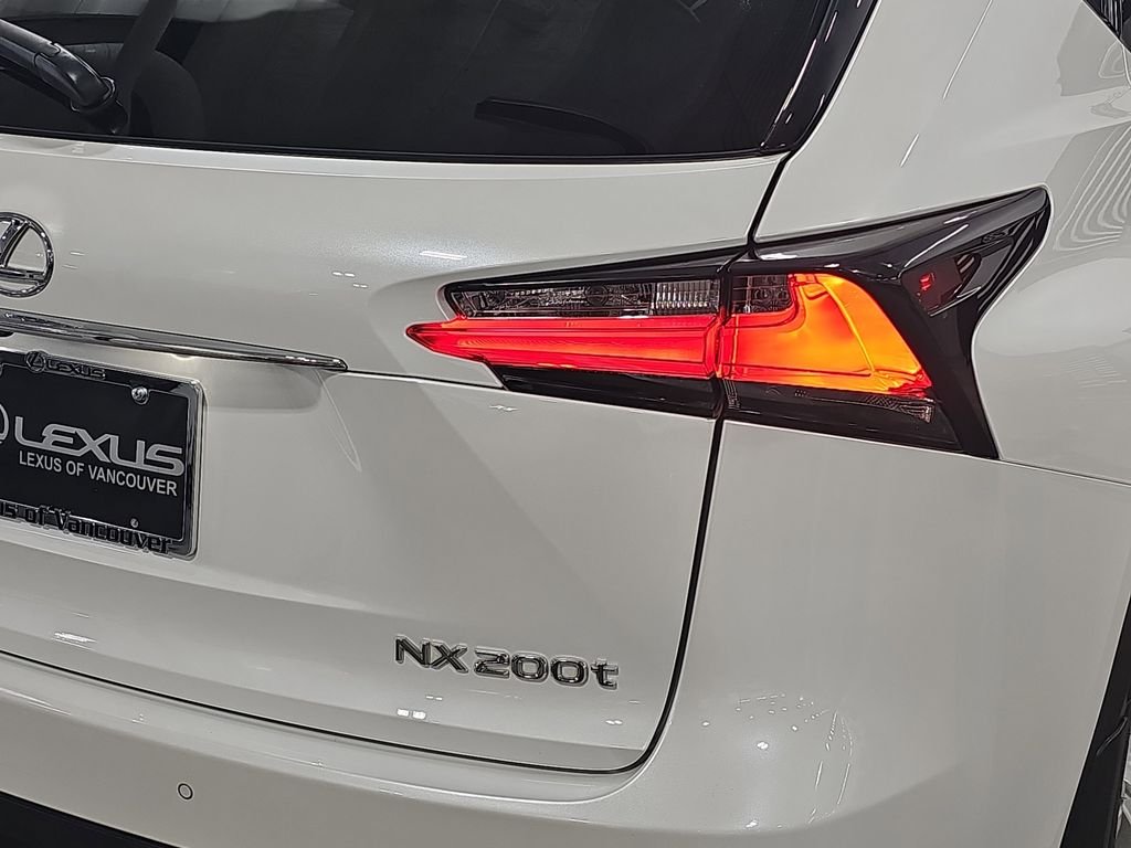 Used 2017 White Lexus 200t image 34