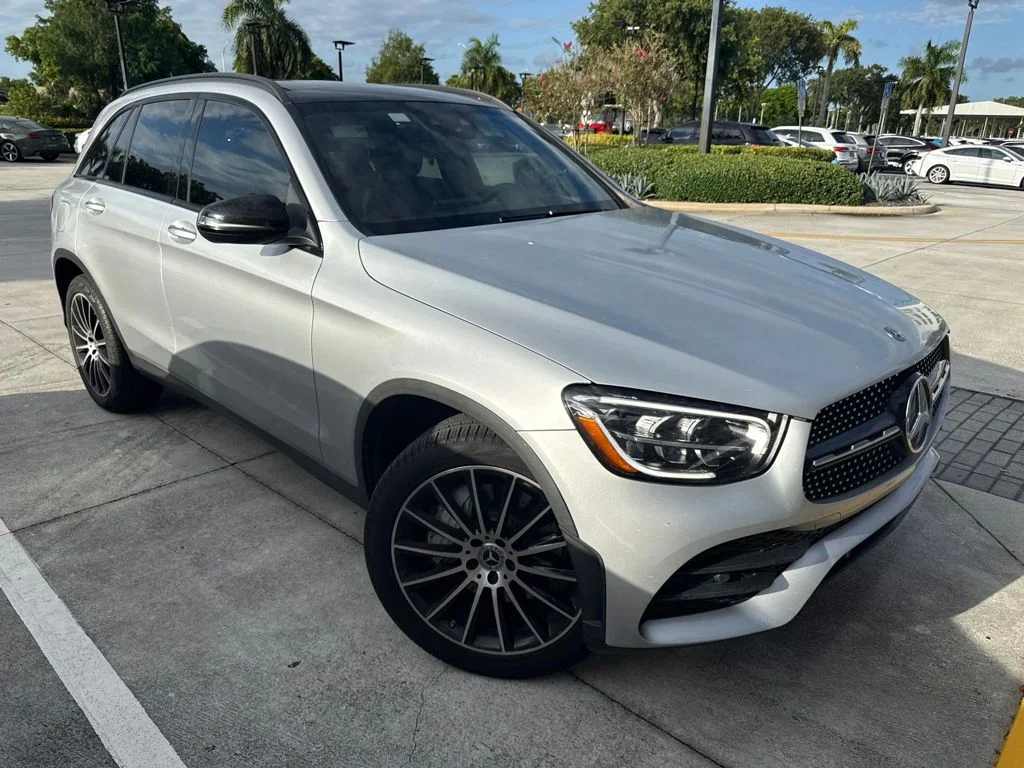 Used 2020 Silver Mercedes-Benz GLC 300 image 4