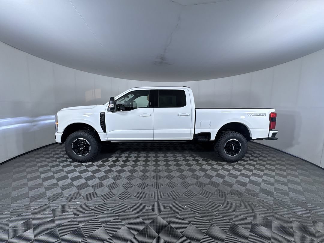 New 2026 Star White Metallic Tri-Coat Ford Lariat image 5