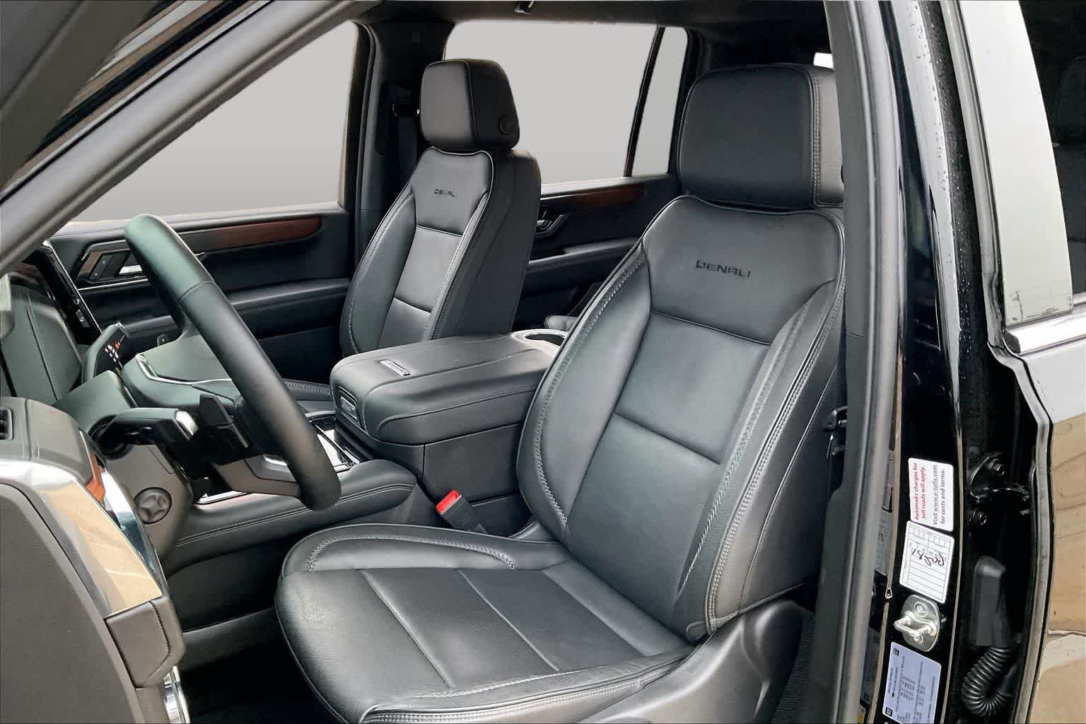 2025 GMC Yukon XL Denali - Photo 7