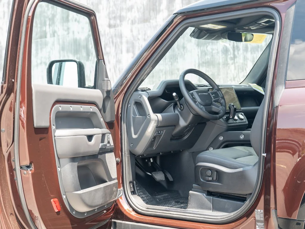 New 2026 Sedona Red Land Rover X image 10