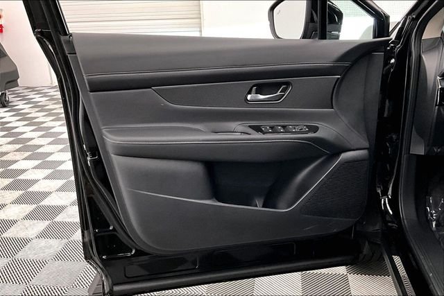 New 2026 Super Black Nissan SV image 31