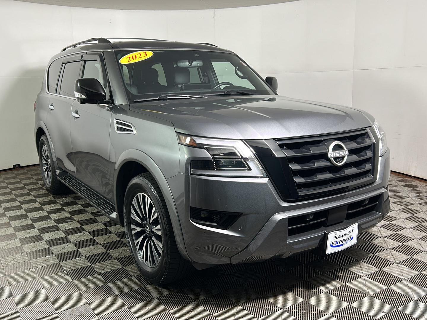 Used 2023 Gun Metallic Nissan SL image 4