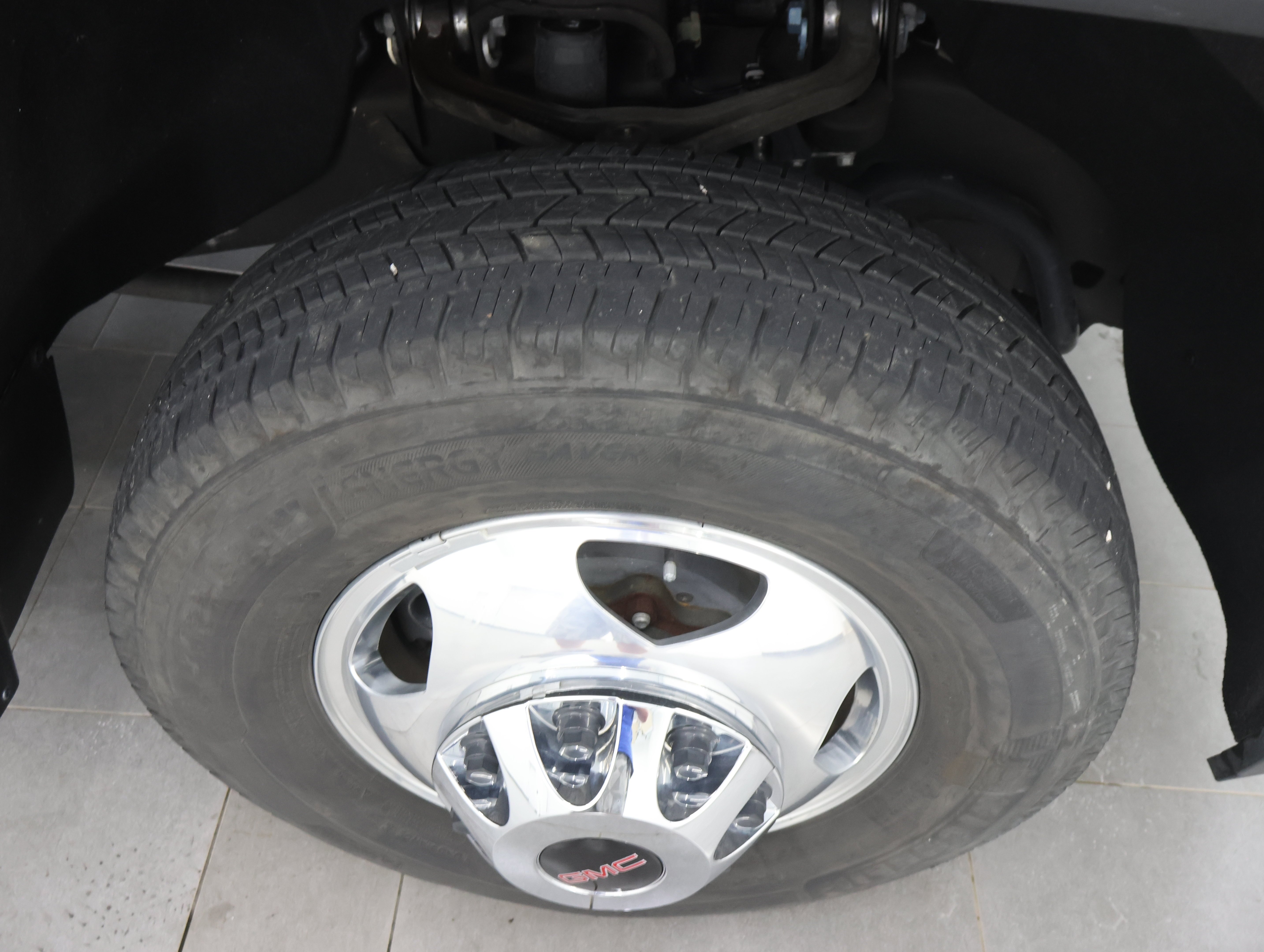 Used 2022 White Frost Tricoat GMC 4x4 Crew Cab Denali DRW: CREW-LONG-DRW-DENALI ULTIMATE-NAV-MOON-360 CAM-DIESEL-1 OWNER image 3