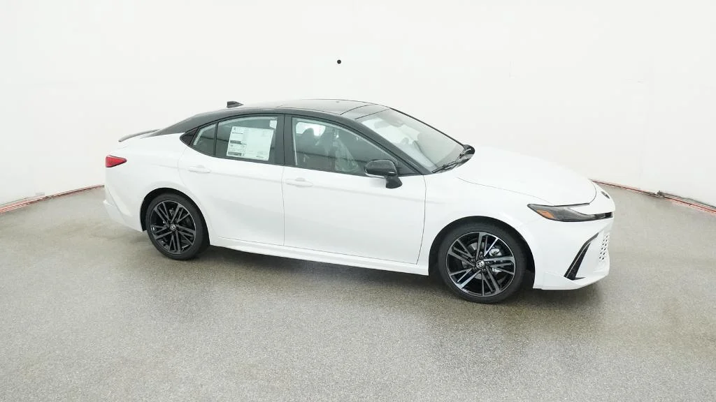 New 2026 Wind Chill Pearl with Midnight Black Metallic roof Toyota XSE image 6
