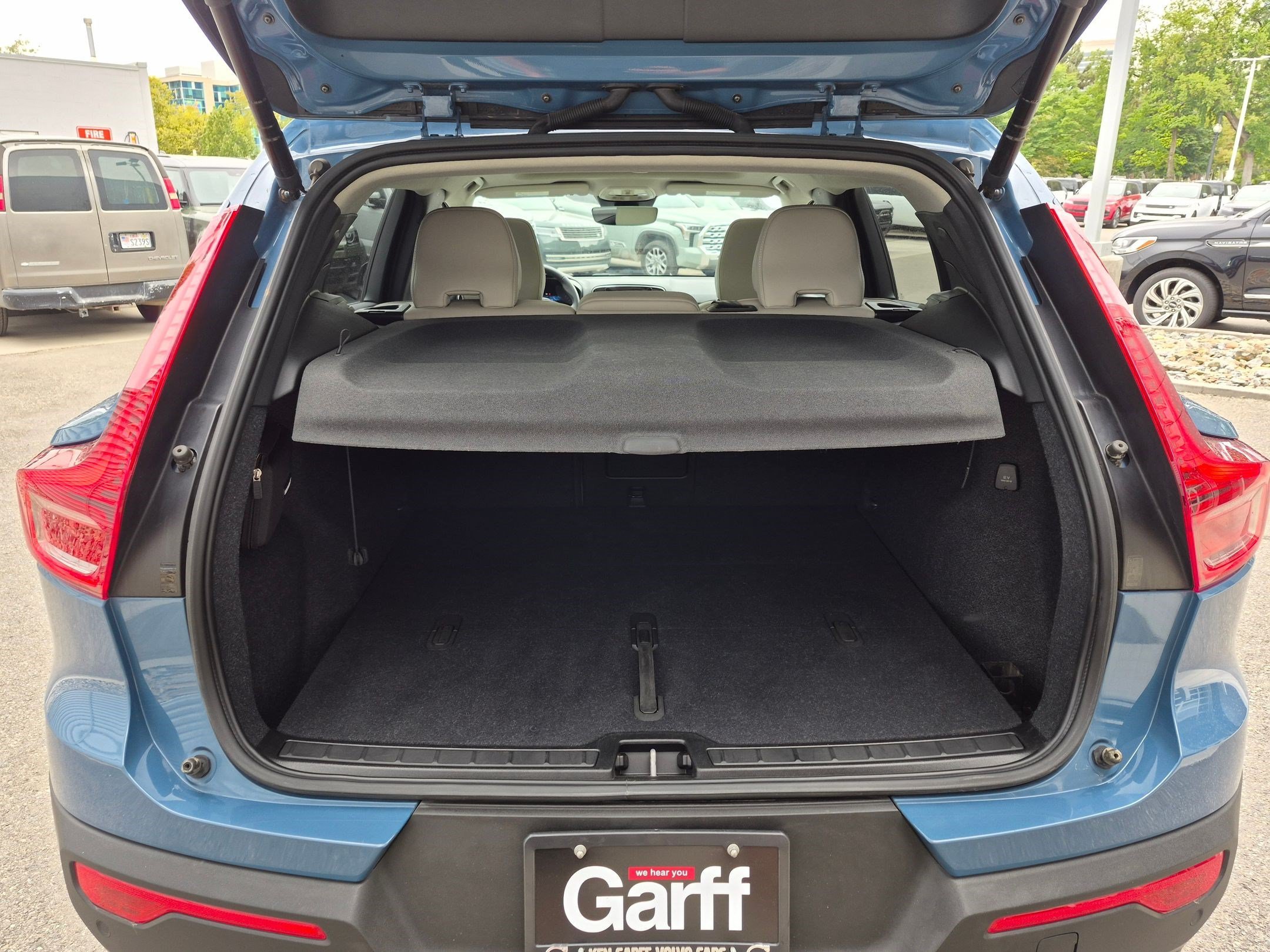 Certified Used 2023 Fjord Blue Volvo Plus Dark Theme image 28