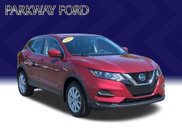 Used 2021 Red Nissan S image 7