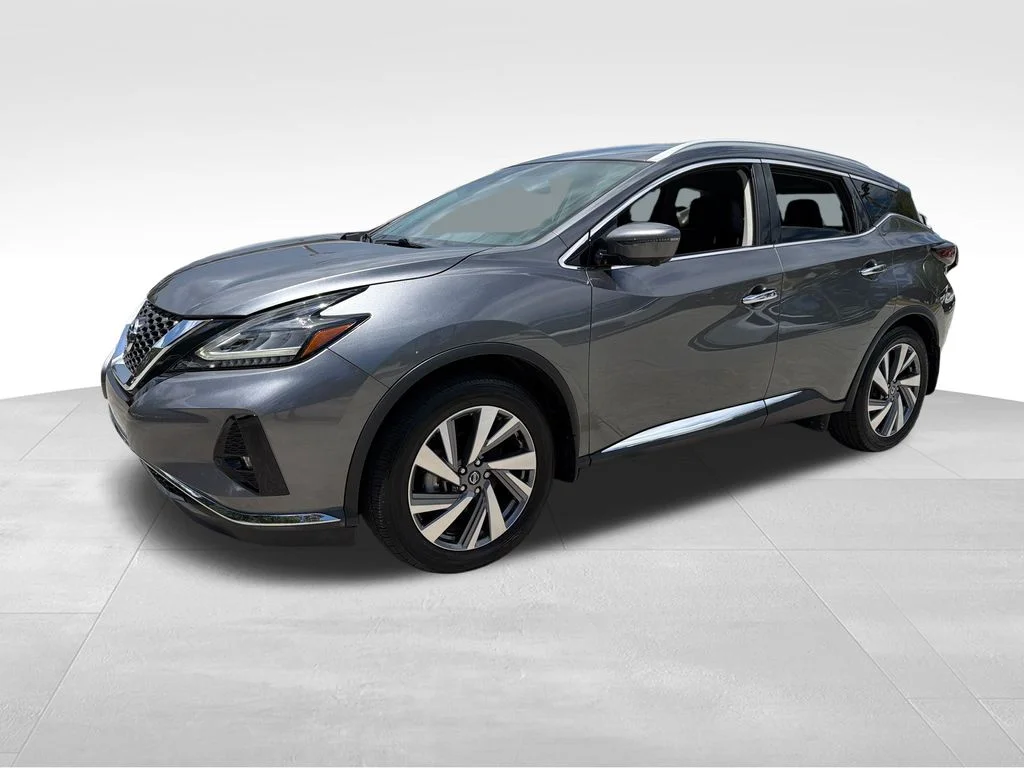 Used 2021 Gray Nissan SL image 3