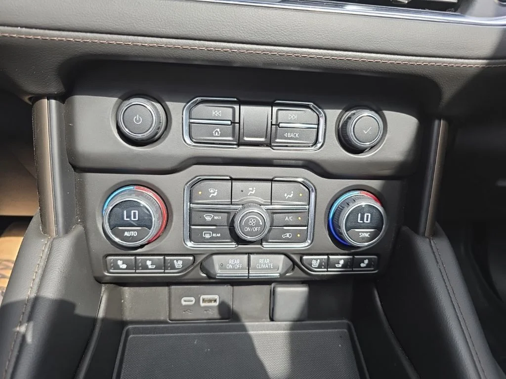 Used 2023 Black Chevrolet High Country image 23