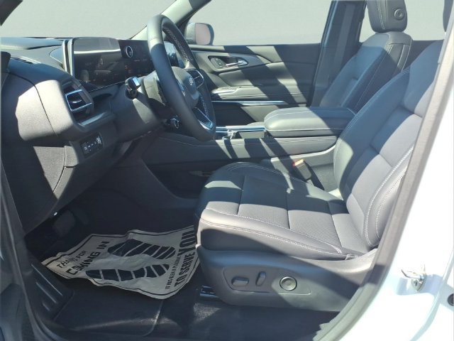 New 2027 Summit White Chevrolet LT image 16
