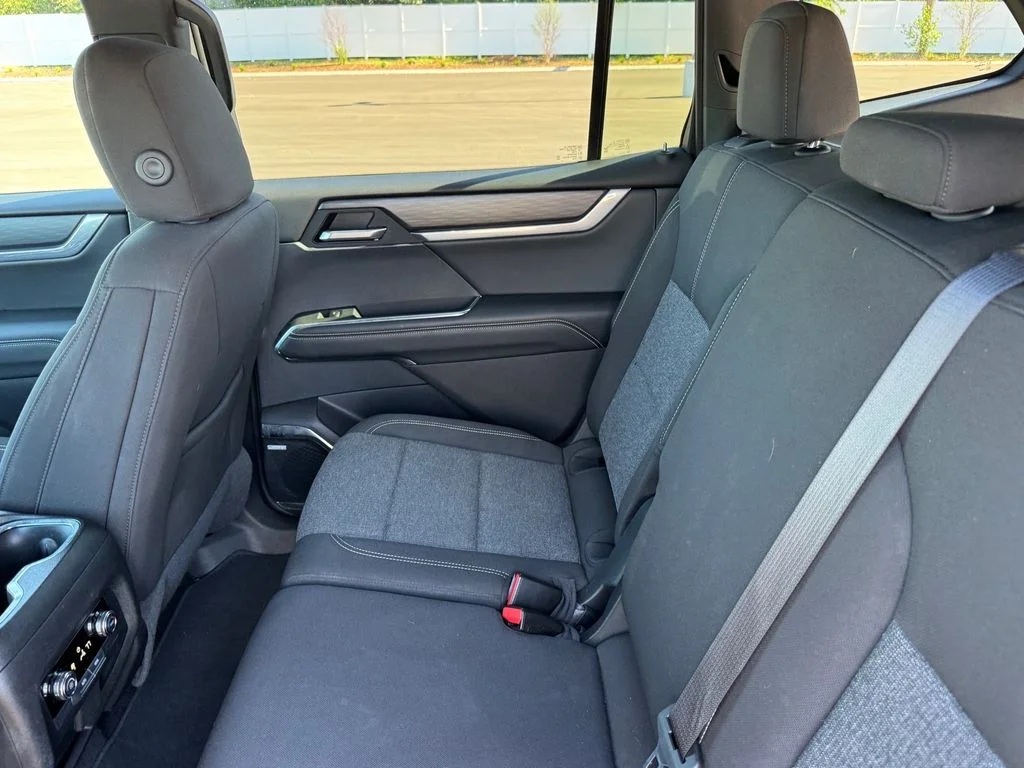 Used 2025 Silver GMC Elevation image 11