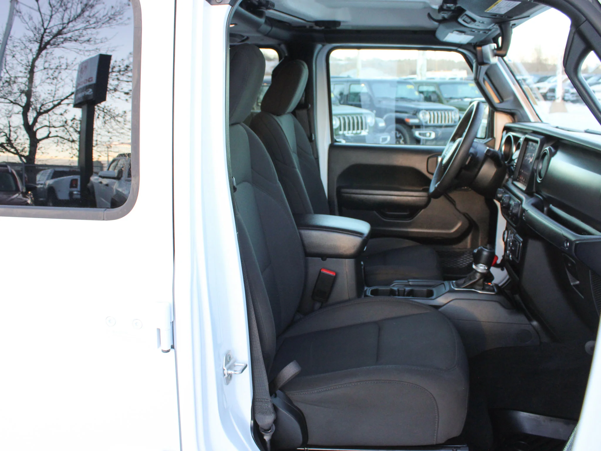 Certified Used 2023 White Jeep Sport S * V6 | Apple CarPlay | Backup Camera | Alpine | Remote Start | Tonneau Cover image 17