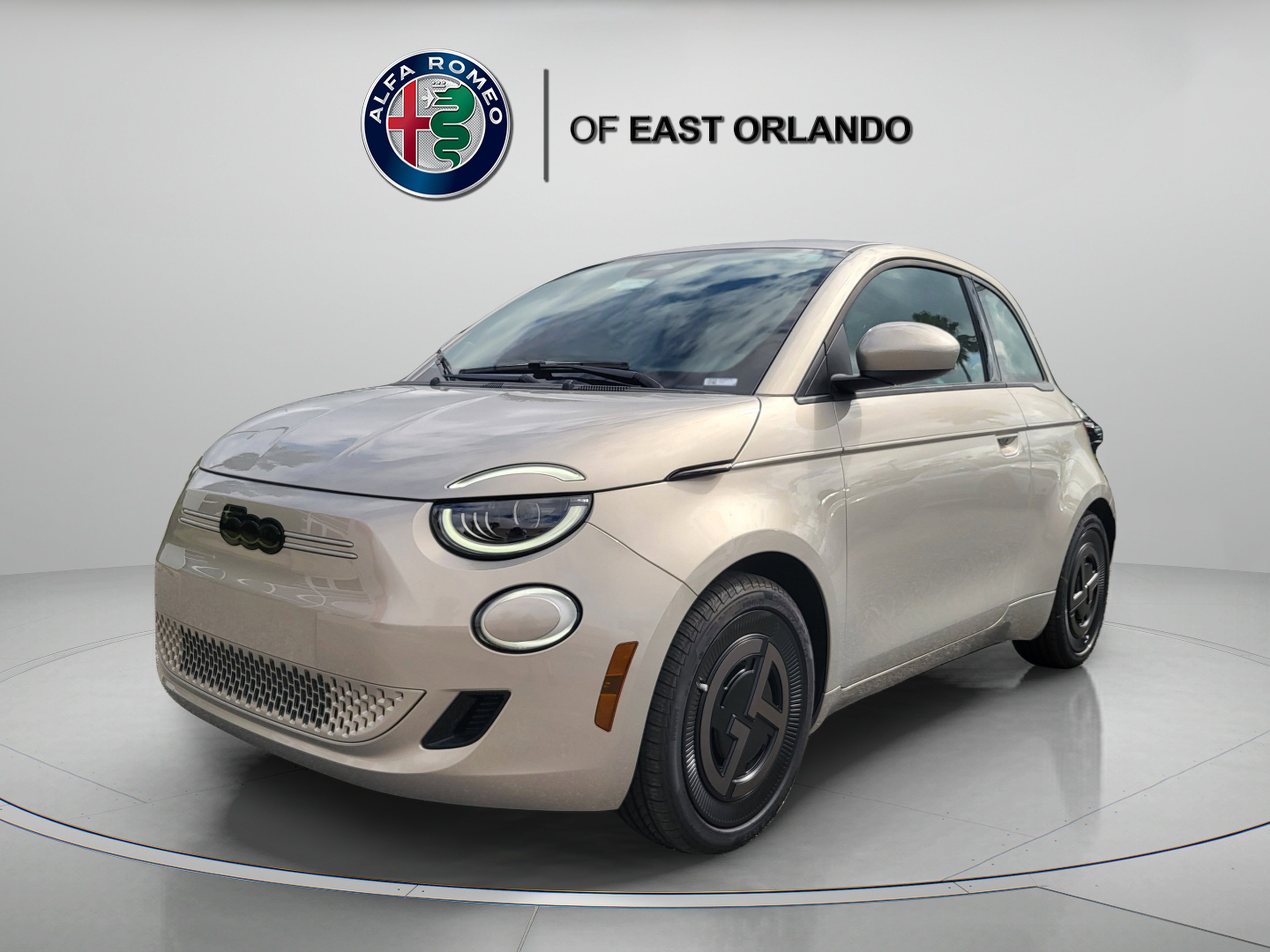 2025 FIAT 500e Base - Photo 4