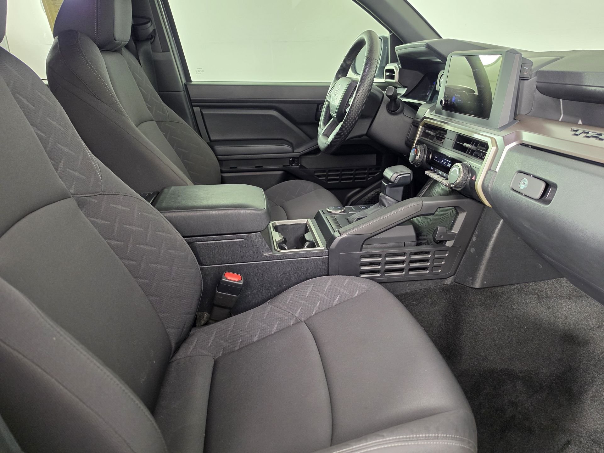 Used 2024 Silver Toyota SR5 image 39