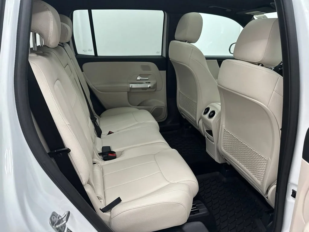 New 2026 White Mercedes-Benz GLB 250 image 24