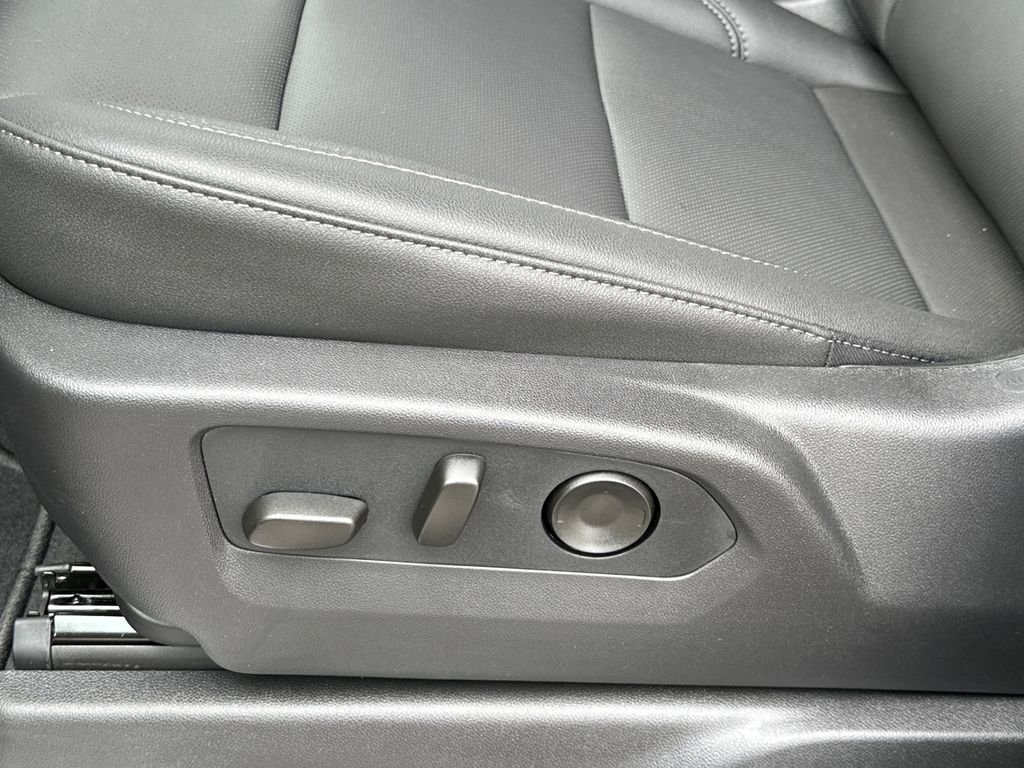 2026 GMC Sierra 1500 SLT - Photo 15