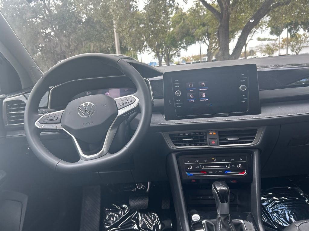 New 2026 White Volkswagen 1.5T SE Black image 42