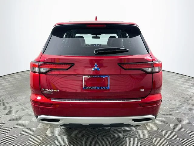 Certified Used 2024 Red Mitsubishi SE Black Edition image 4