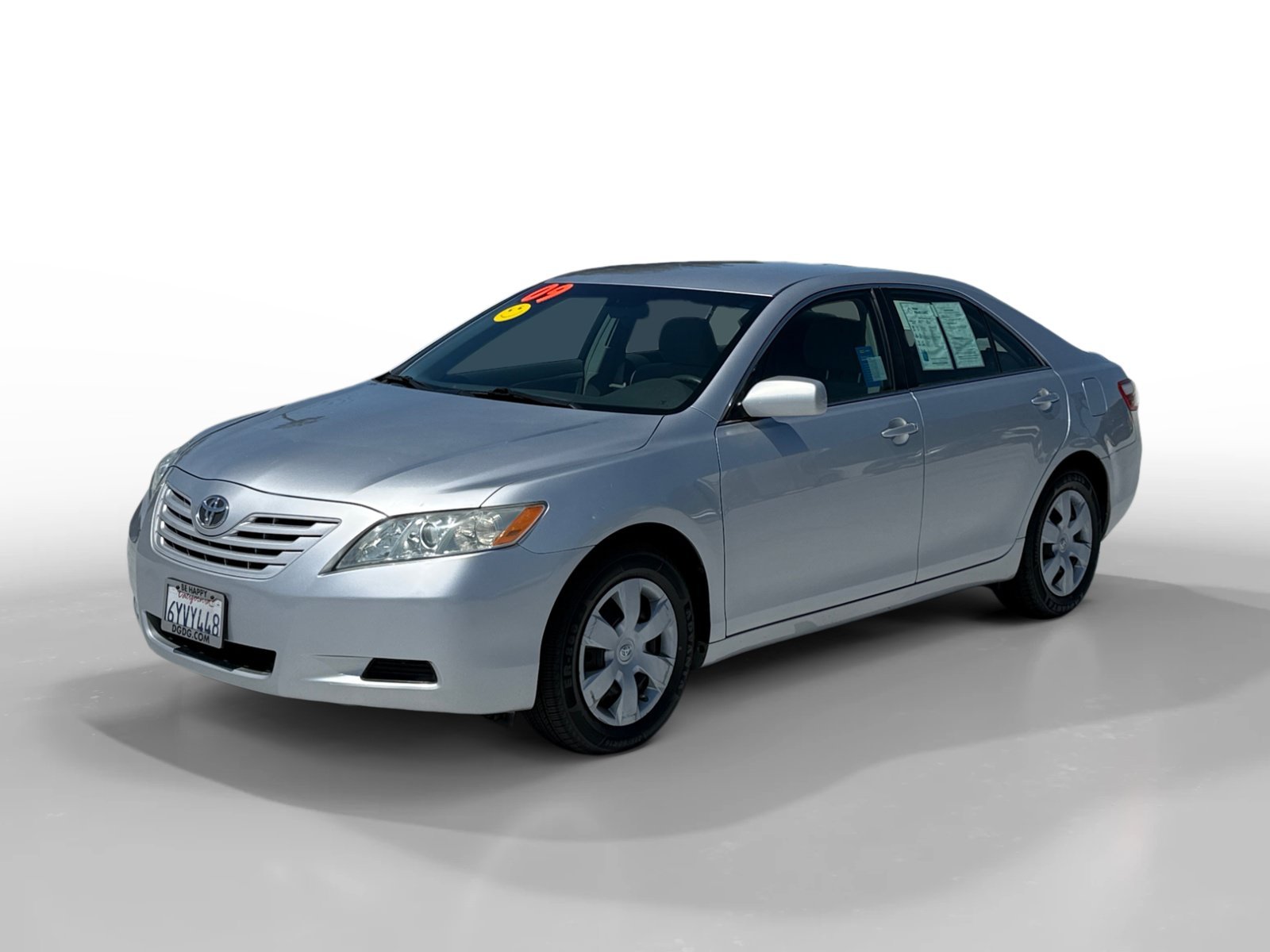 Used 2009 Silver Toyota LE image 1