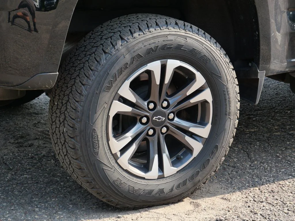 Certified Used 2022 Black Chevrolet Z71 image 7
