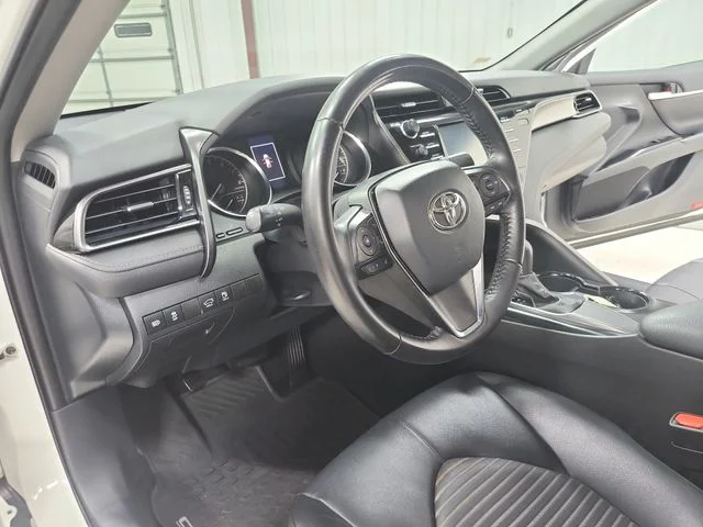 Used 2020 White Toyota SE Nightshade image 18