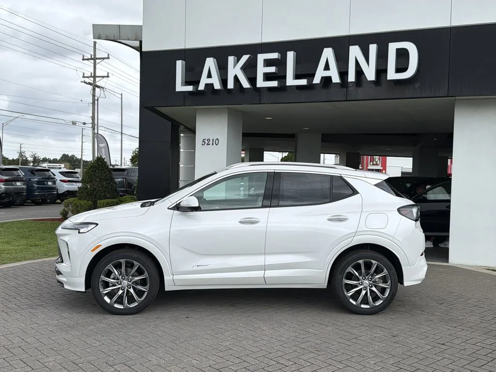 New 2026 White Frost Tricoat Buick Avenir image 3