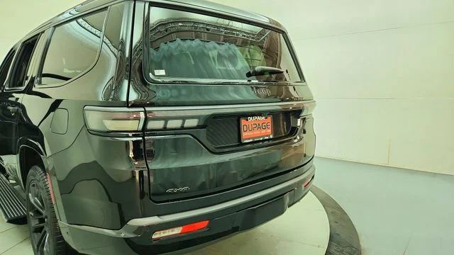 New 2026 High Gloss Black Exterior Paint Jeep Summit Obsidian image 15
