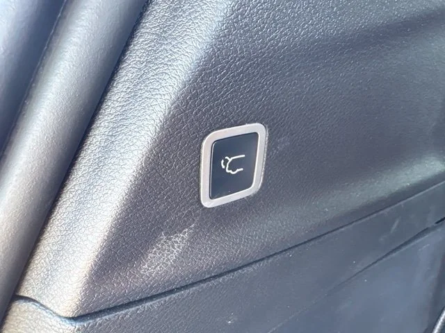 Used 2021 Ocean Blue Metallic Chrysler Touring image 10