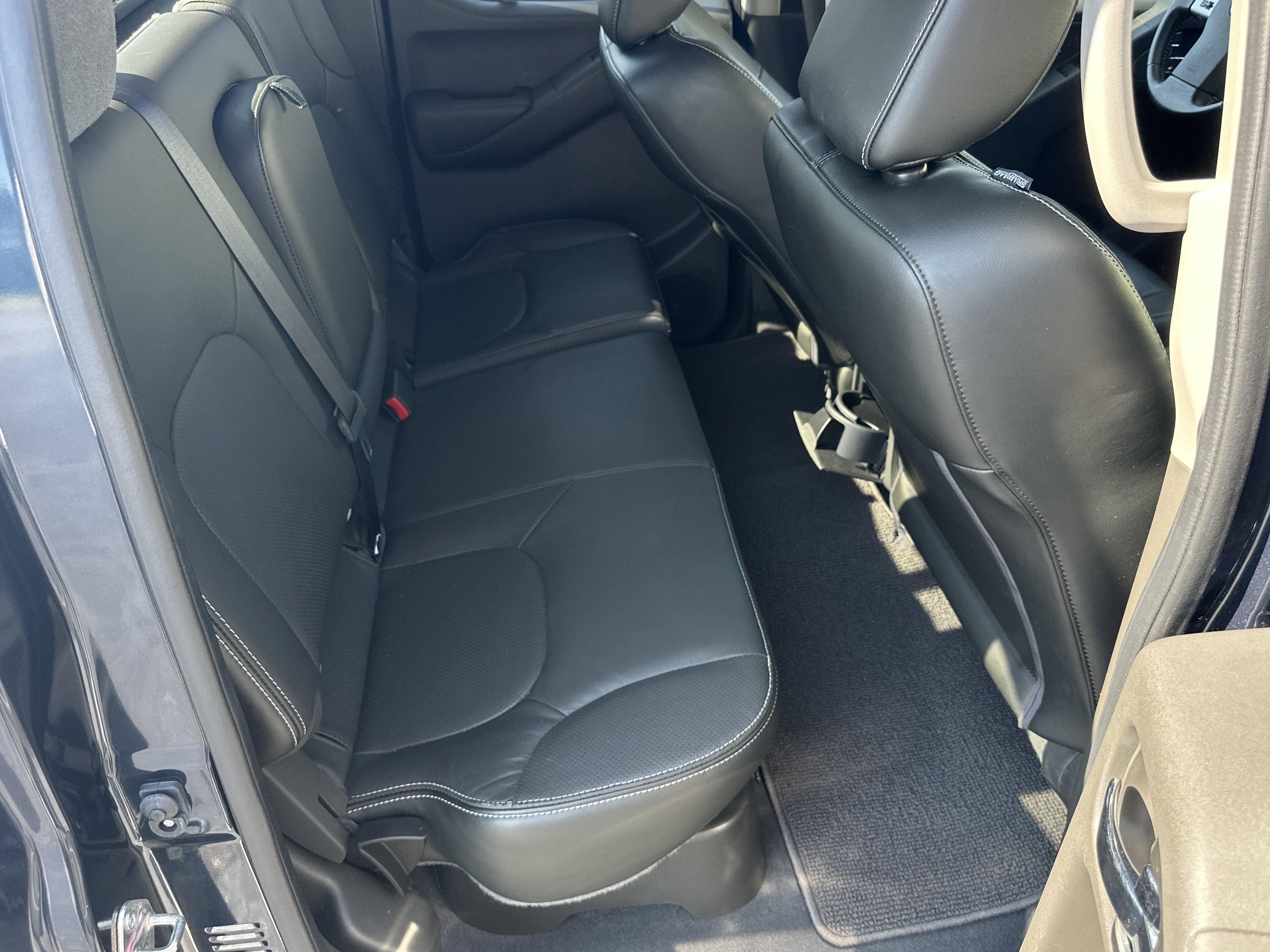 Used 2020 Arctic Blue Metallic Nissan PRO-4X image 15