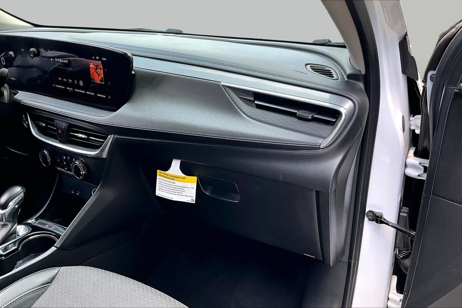 Used 2024 Summit White Buick Preferred image 17