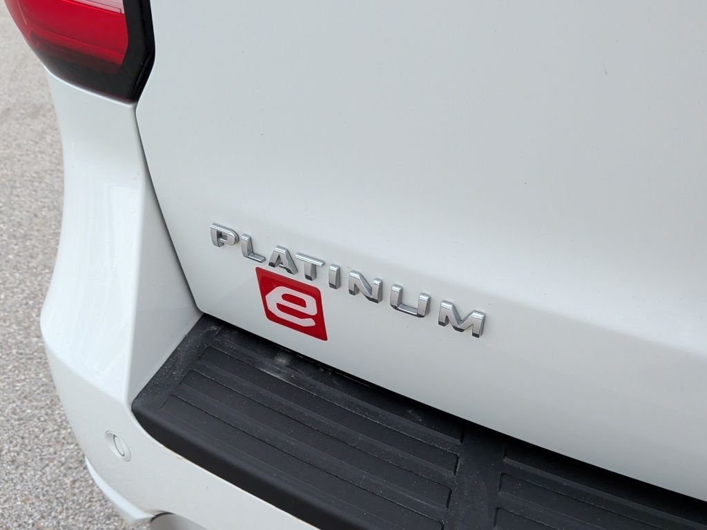 Used 2022 White Ford Platinum image 50