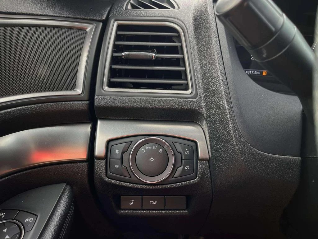 Used 2019 Agate Black Metallic Ford XLT image 16