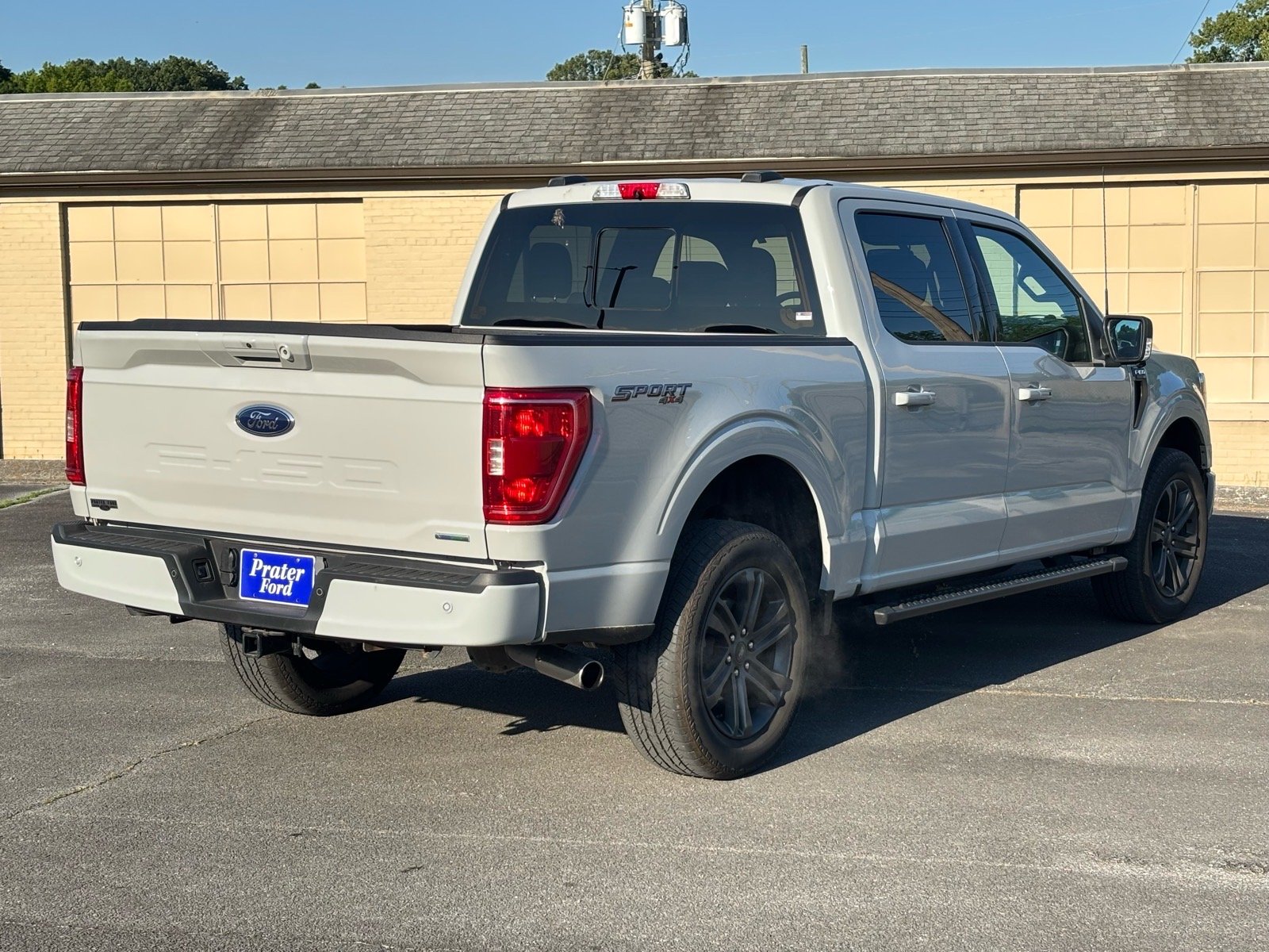 Used 2023 Avalanche Ford XLT image 4